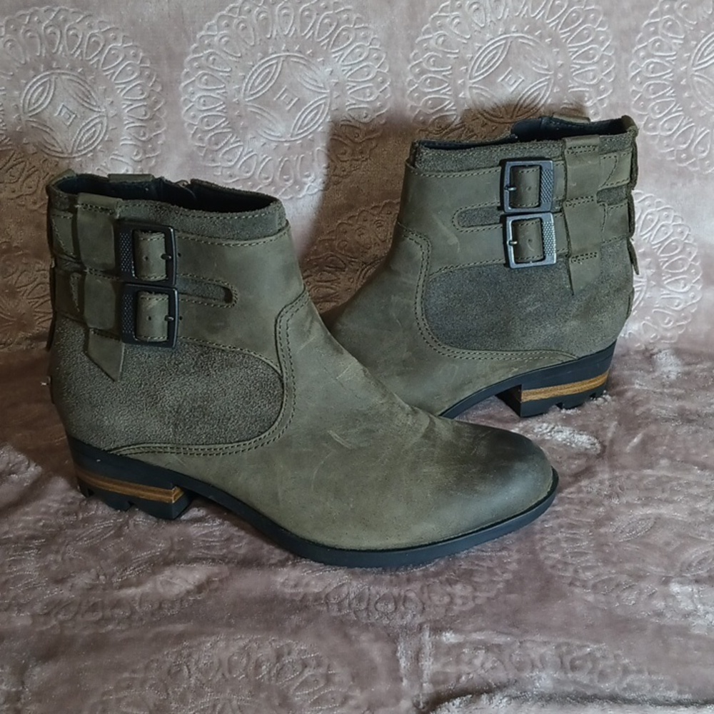 SOREL LOLLA BOOTIES OLIVE GREEN